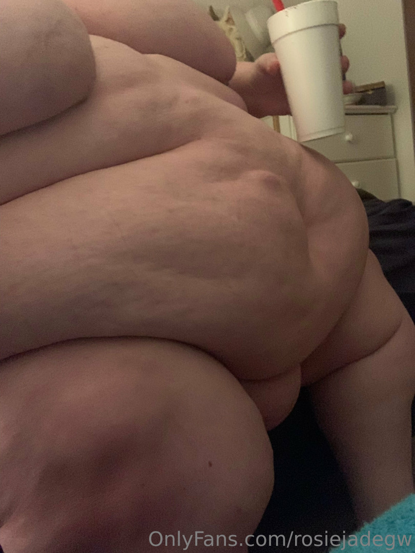 Photo by rosiejadegw published on May 18,2023 17:29:58 - BestThots