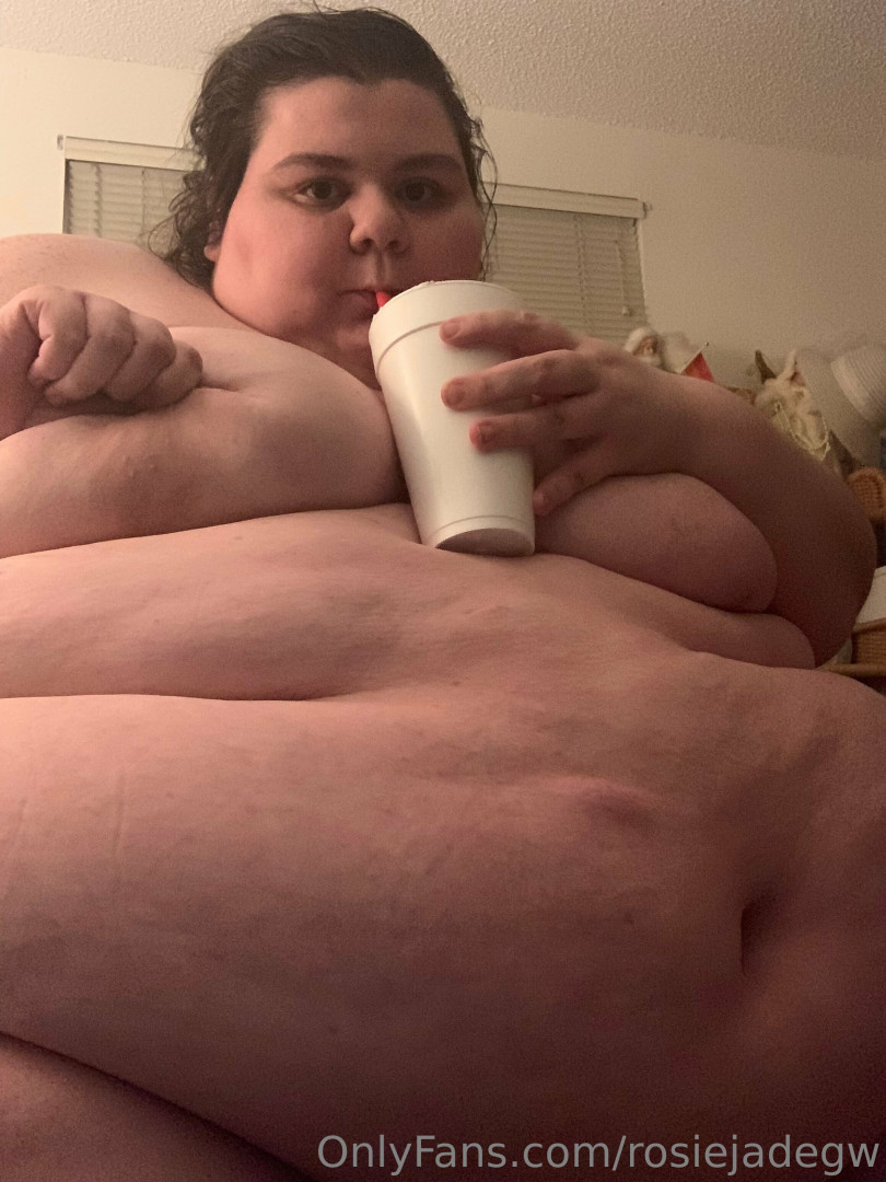 Photo by rosiejadegw published on May 18,2023 17:30:00 - BestThots