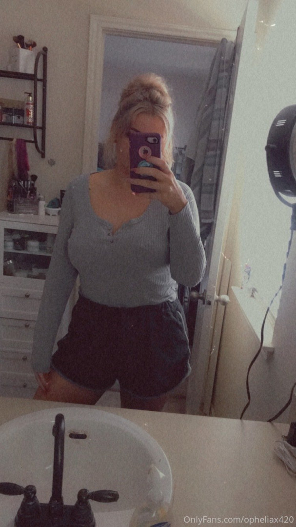 Photo by opheliax420 published on October 13,2023 08:49:54 - BestThots