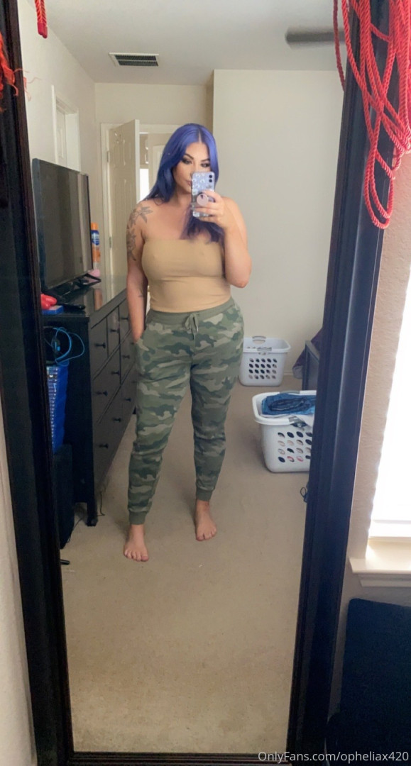 Photo by opheliax420 published on October 13,2023 09:29:47 - BestThots