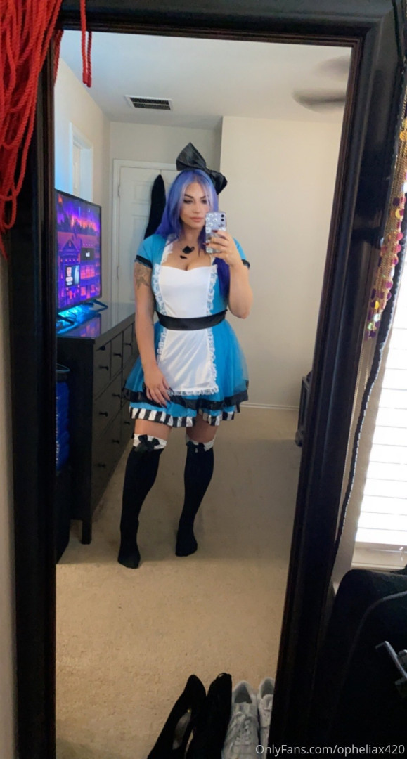 Photo by opheliax420 published on October 13,2023 11:58:28 - BestThots