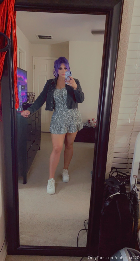 Photo by opheliax420 published on October 13,2023 12:15:54 - BestThots