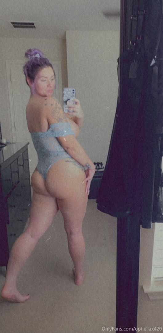 Photo by opheliax420 published on October 13,2023 14:05:50 - BestThots