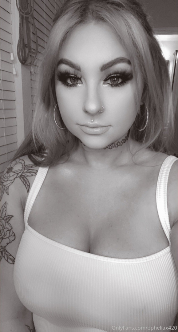 Photo by opheliax420 published on October 13,2023 15:31:01 - BestThots