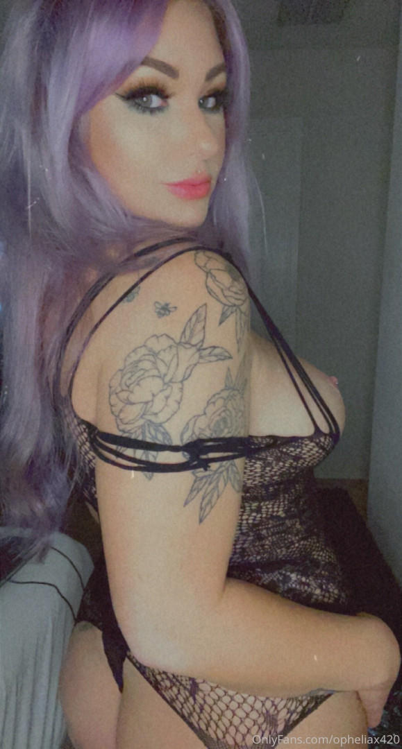 Photo by opheliax420 published on October 13,2023 15:45:38 - BestThots