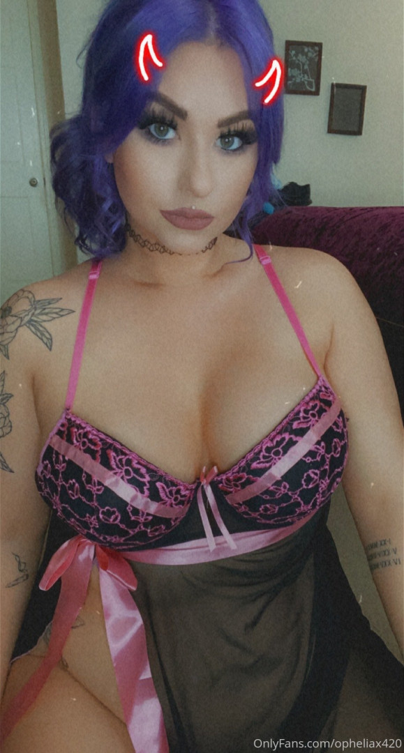 Photo by opheliax420 published on October 13,2023 16:11:00 - BestThots
