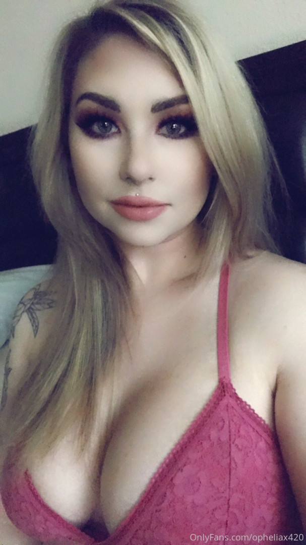 Photo by opheliax420 published on October 13,2023 16:37:56 - BestThots