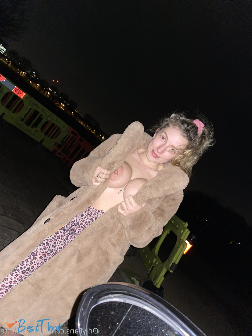 Photo by littlebrunette published on December 20,2024 00:08:01 - BestThots