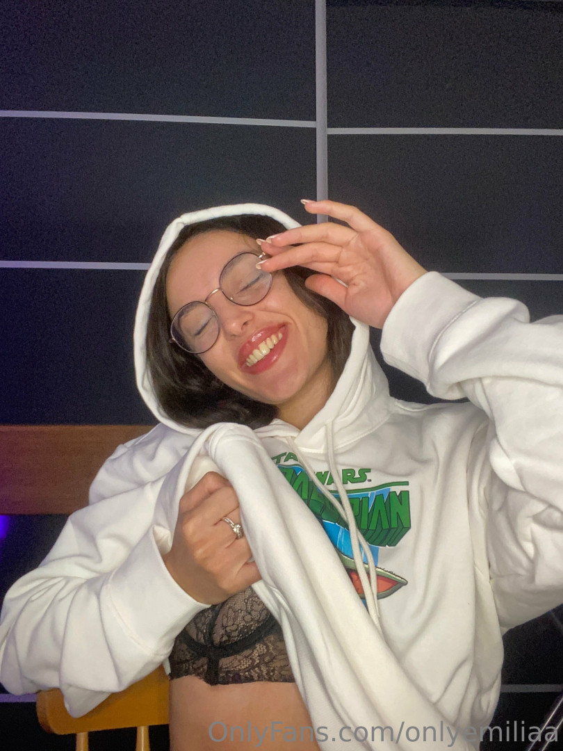 Photo by onlyemiliaa published on May 19,2023 19:31:50 - BestThots
