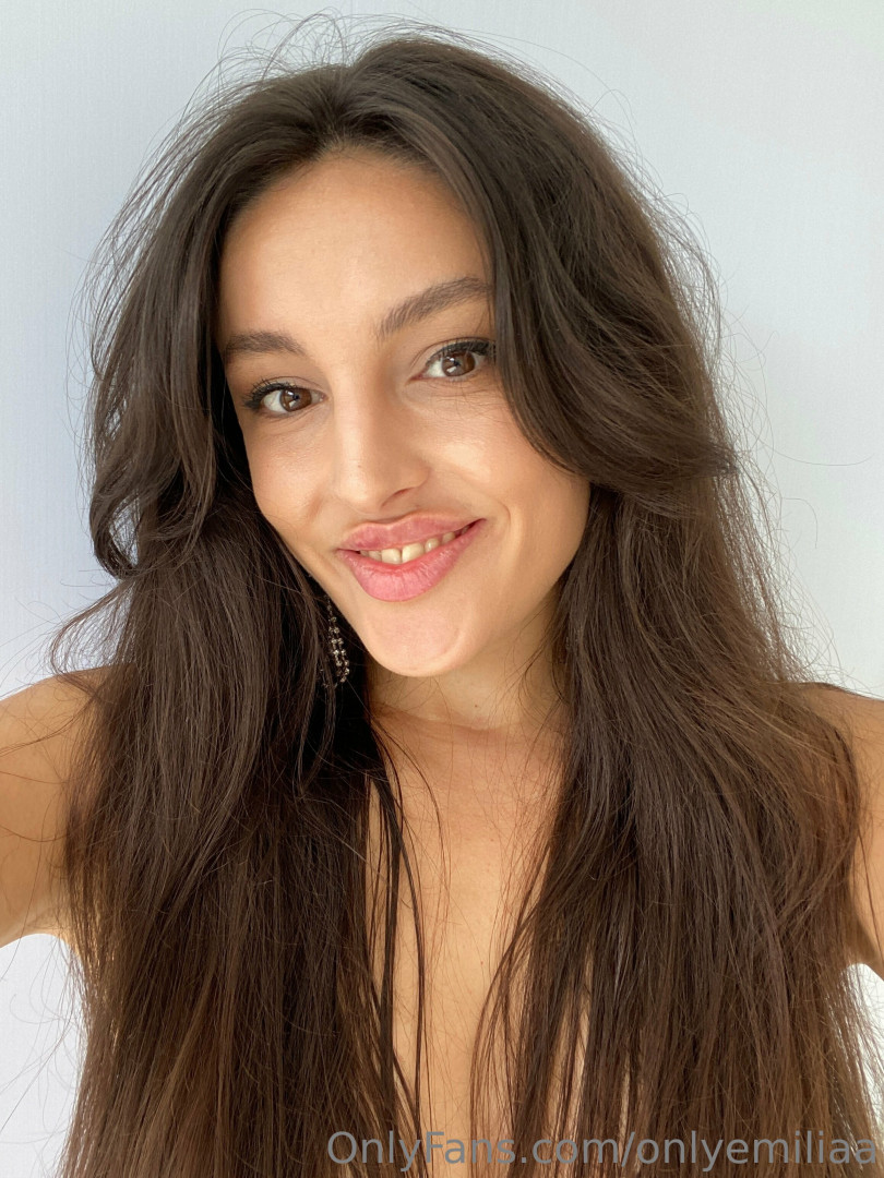 Photo by onlyemiliaa published on May 19,2023 19:32:22 - BestThots