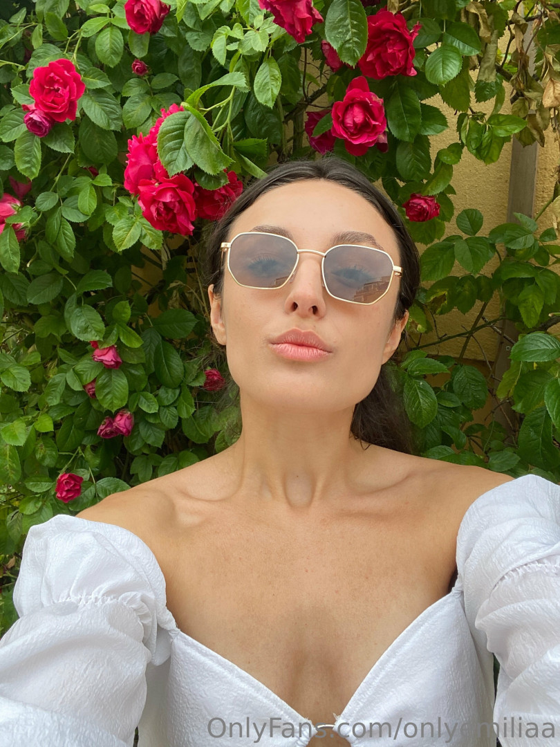 Photo by onlyemiliaa published on May 19,2023 19:33:04 - BestThots