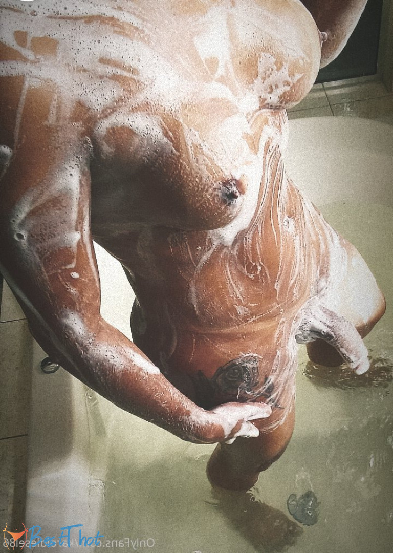 Photo by karoldiesel86 published on December 15,2024 17:05:50 - BestThots