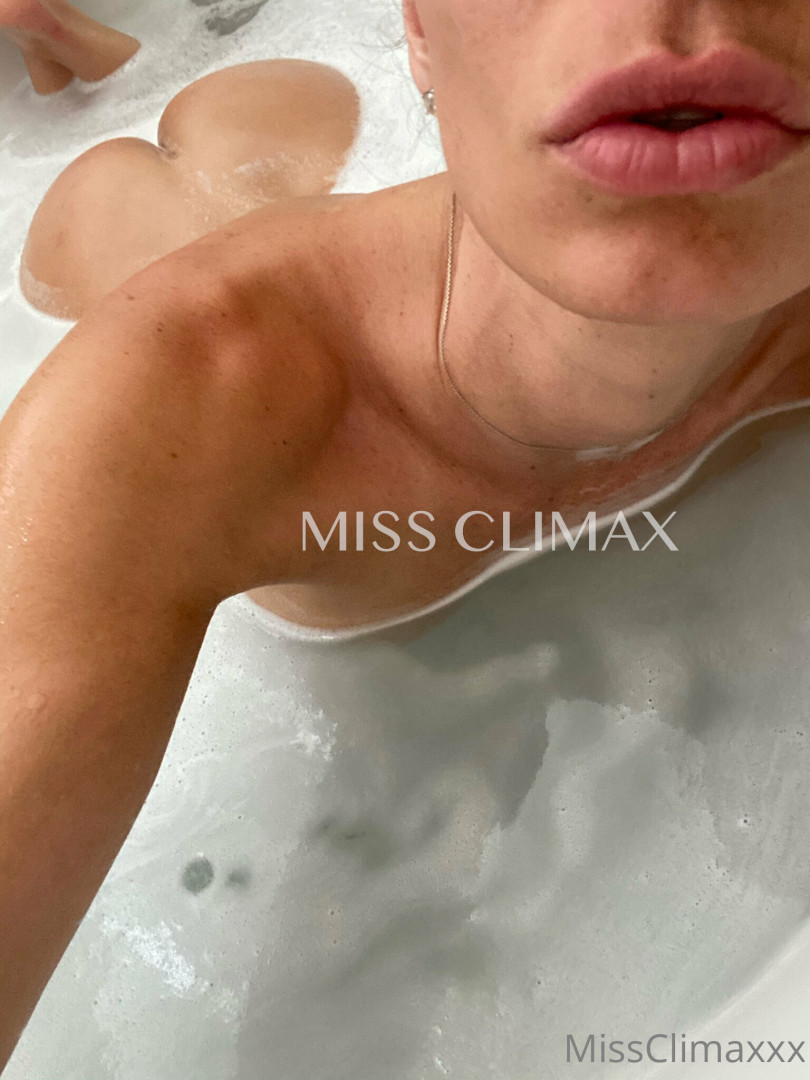 Photo by missclimaxxxvip published on July 30,2023 14:40:03 - BestThots