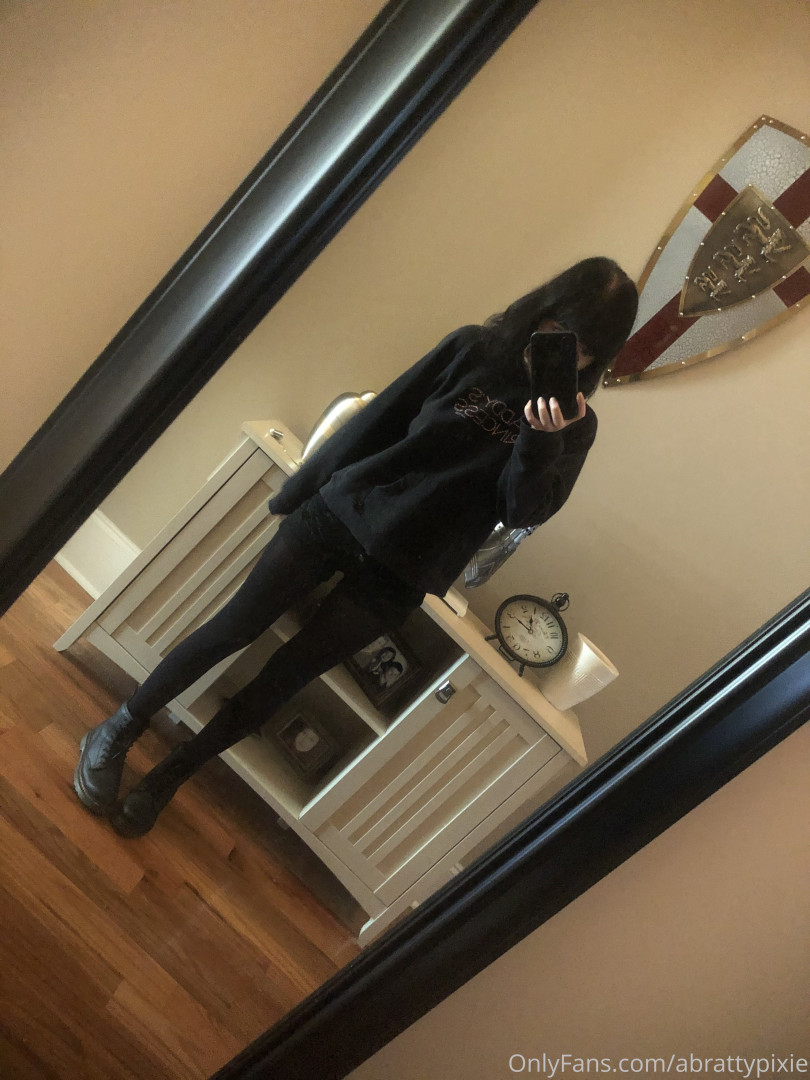 Photo by abrattypixie published on October 16,2023 20:57:54 - BestThots