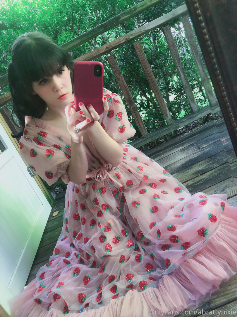 Photo by abrattypixie published on October 16,2023 22:00:56 - BestThots