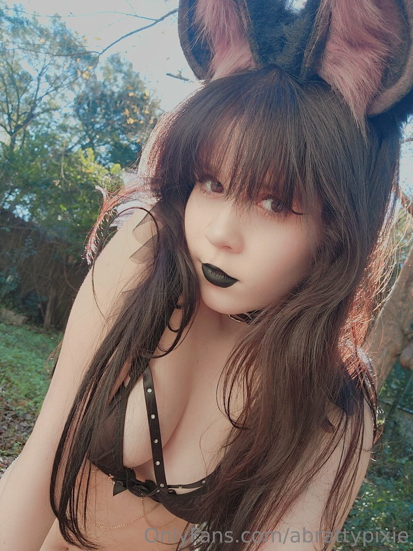 Photo by abrattypixie published on October 16,2023 22:01:06 - BestThots