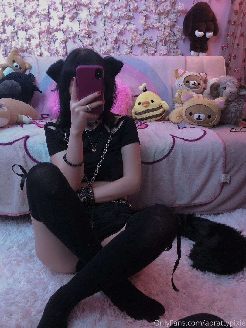 Photo by abrattypixie published on October 16,2023 22:10:01 - BestThots