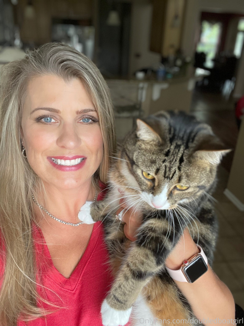 Photo by doubledboatgirl published on July 14,2023 00:05:06 - BestThots