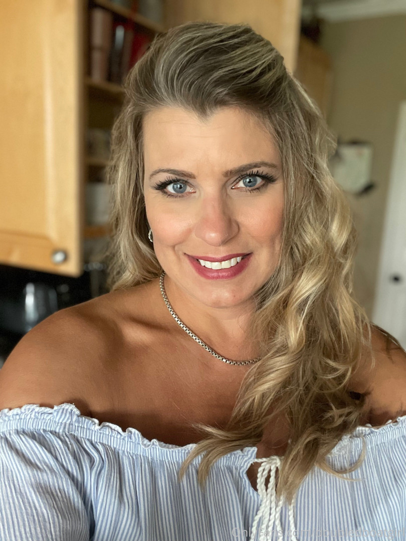 Photo by doubledboatgirl published on July 14,2023 00:06:01 - BestThots