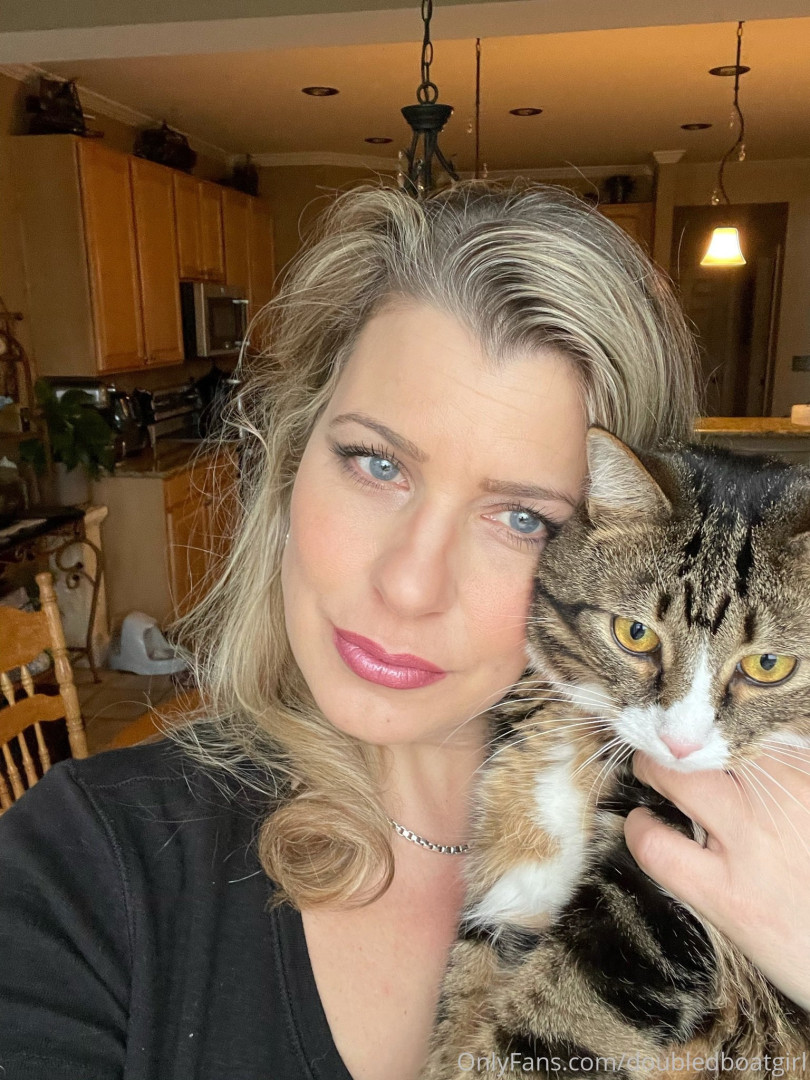 Photo by doubledboatgirl published on July 14,2023 07:21:20 - BestThots