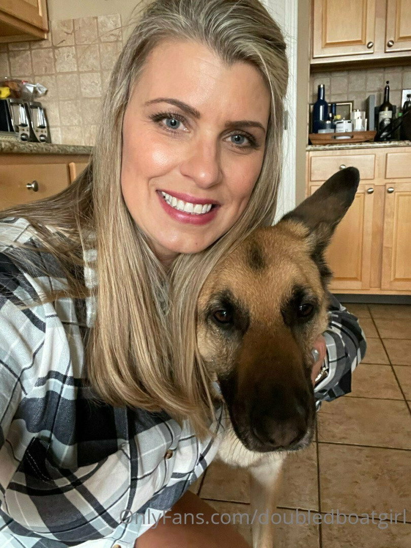 Photo by doubledboatgirl published on July 14,2023 07:33:14 - BestThots