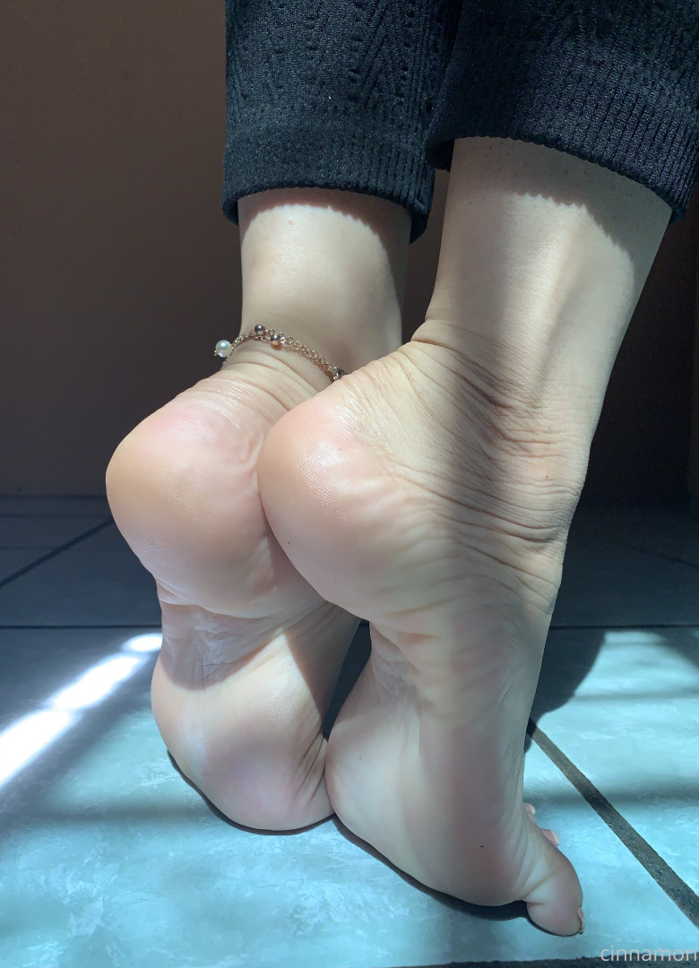 Photo by cinnamonfeet2 published on June 20,2023 15:29:34 - BestThots