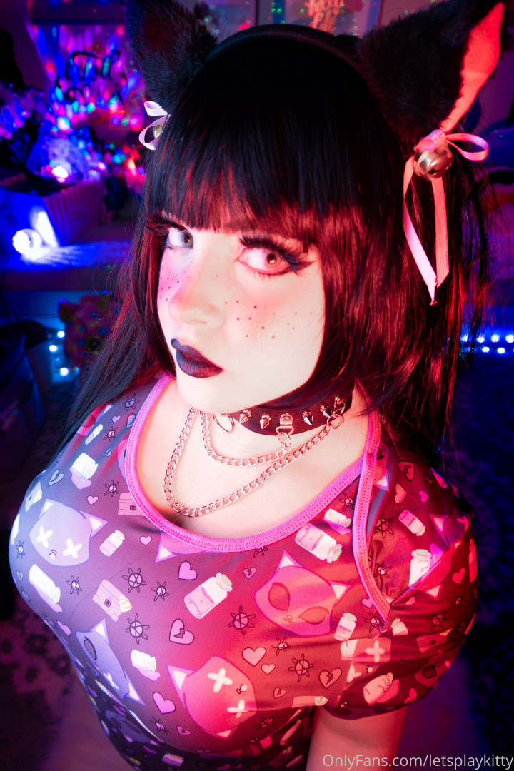 Photo by letsplaykitty published on October 13,2023 15:14:54 - BestThots