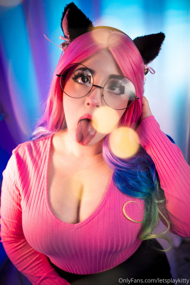Photo by letsplaykitty published on October 13,2023 19:04:28 - BestThots