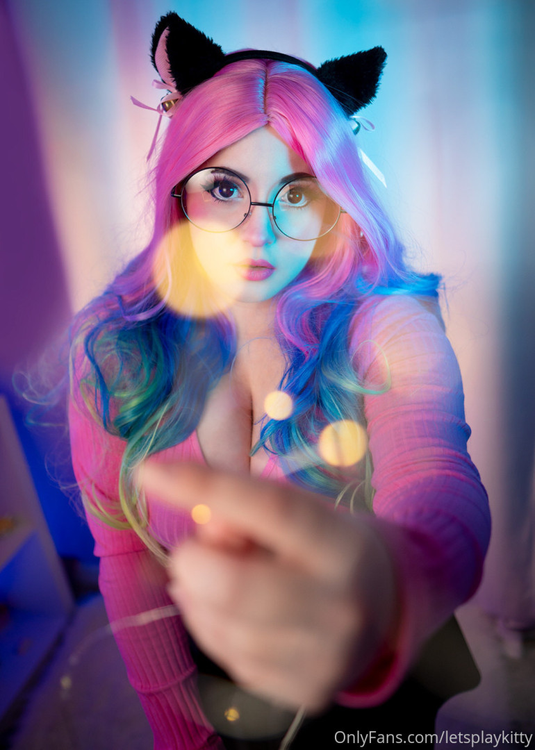 Photo by letsplaykitty published on October 13,2023 21:28:13 - BestThots