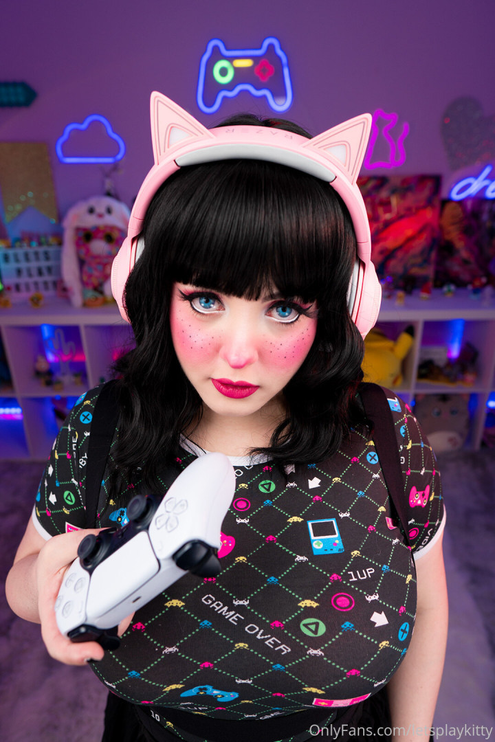 Photo by letsplaykitty published on October 13,2023 22:57:56 - BestThots