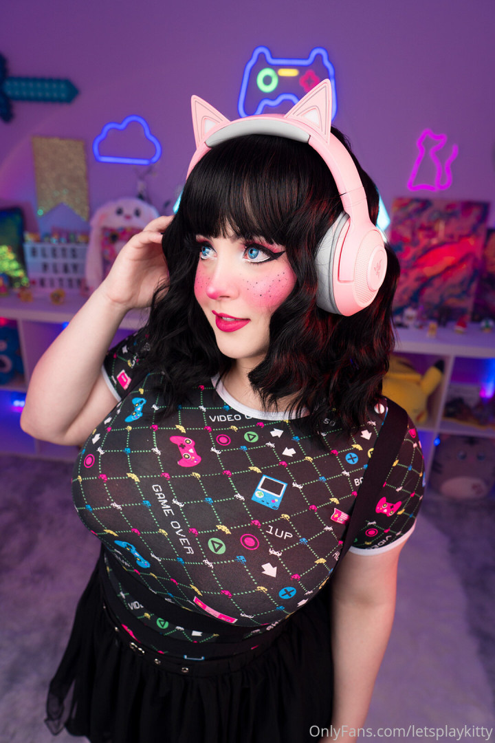 Photo by letsplaykitty published on October 13,2023 23:42:10 - BestThots