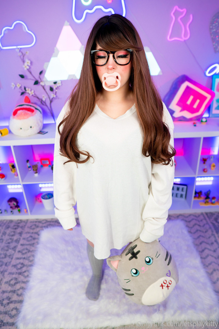 Photo by letsplaykitty published on October 14,2023 00:32:52 - BestThots