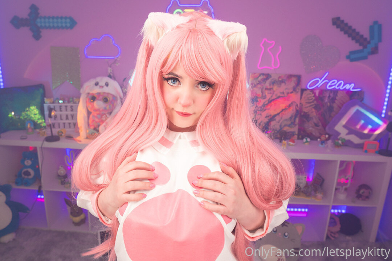 Photo by letsplaykitty published on October 14,2023 00:43:04 - BestThots