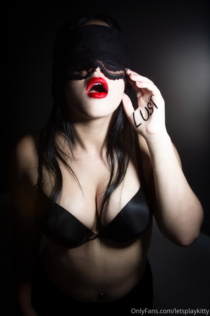 Photo by letsplaykitty published on October 14,2023 01:45:35 - BestThots