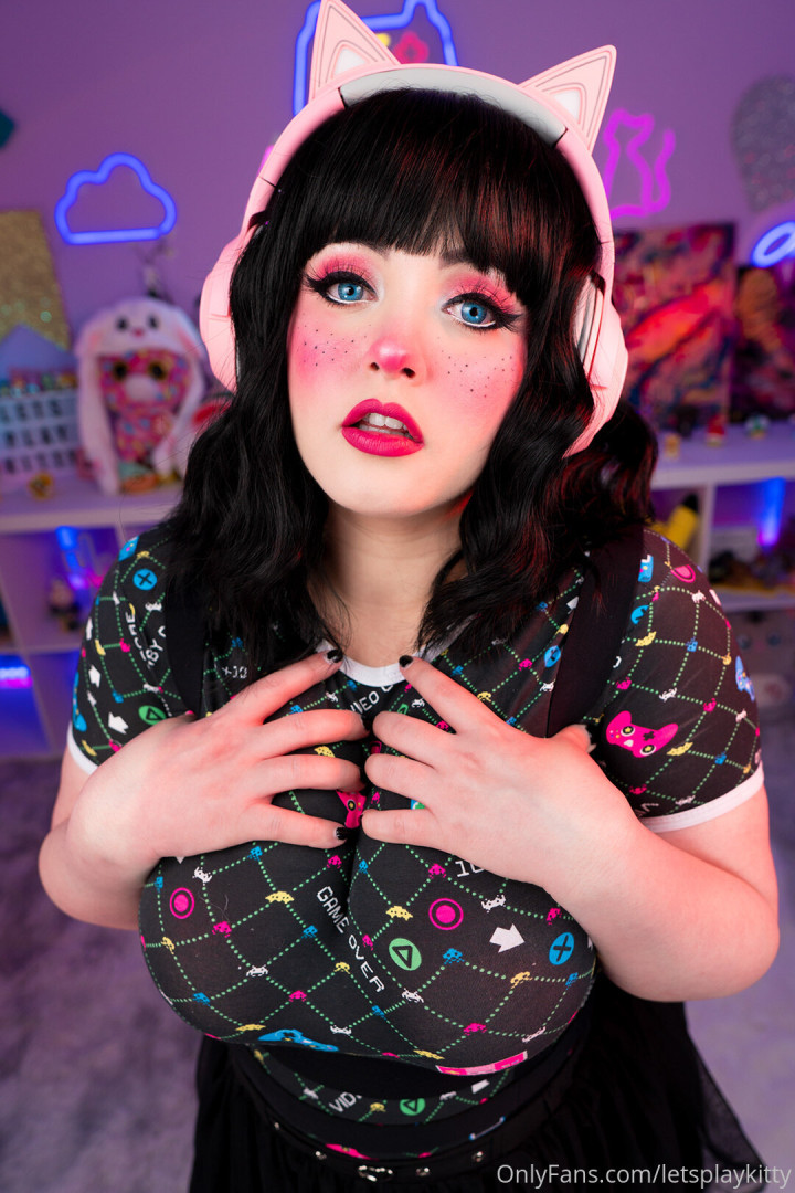 Photo by letsplaykitty published on October 14,2023 14:45:07 - BestThots