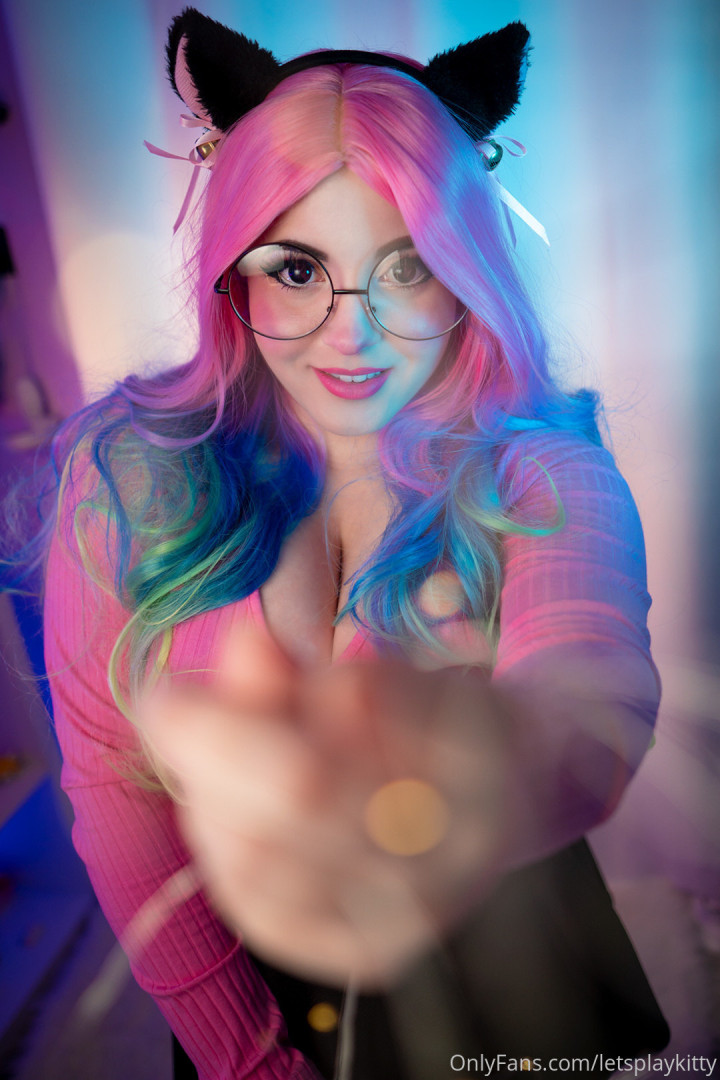 Photo by letsplaykitty published on October 14,2023 17:47:18 - BestThots