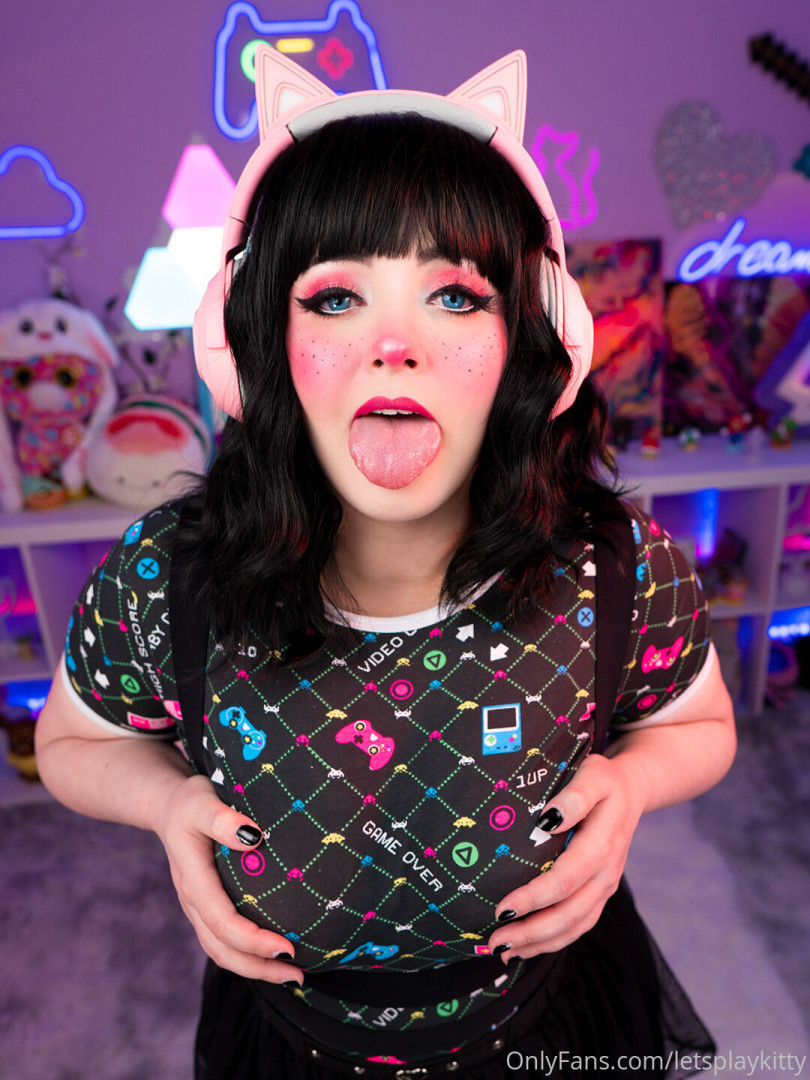 Photo by letsplaykitty published on October 14,2023 17:58:18 - BestThots