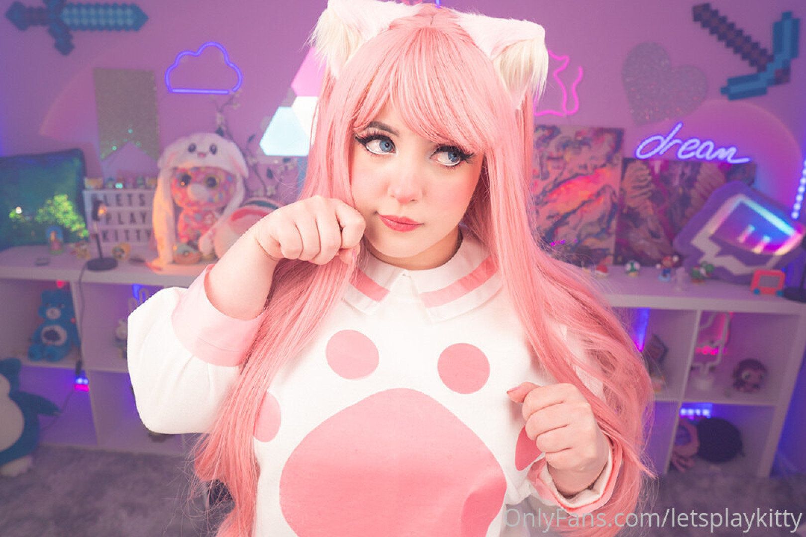 Photo by letsplaykitty published on October 14,2023 19:27:13 - BestThots