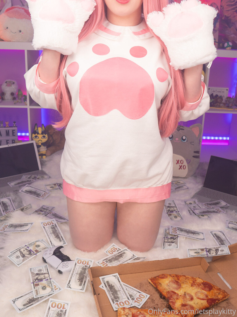 Photo by letsplaykitty published on October 14,2023 21:07:21 - BestThots