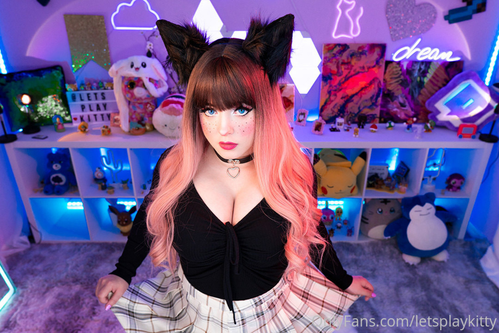 Photo by letsplaykitty published on October 14,2023 22:03:58 - BestThots