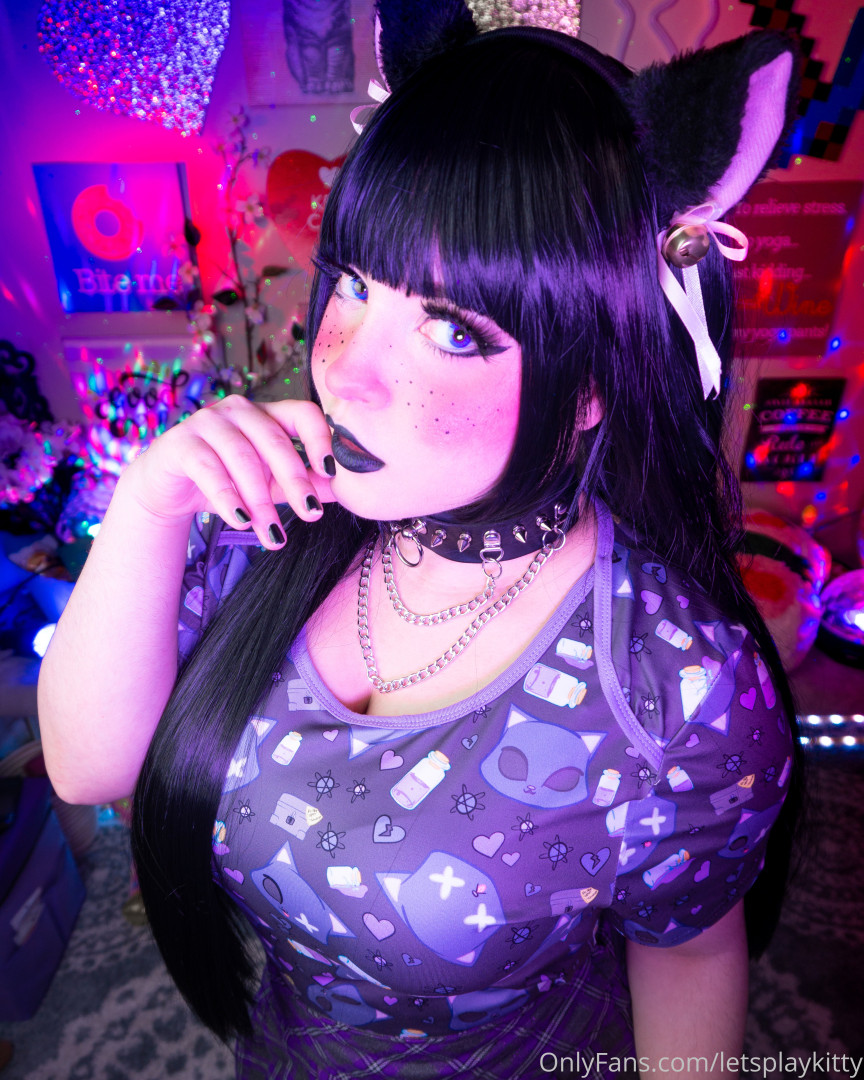 Photo by letsplaykitty published on October 15,2023 01:15:38 - BestThots