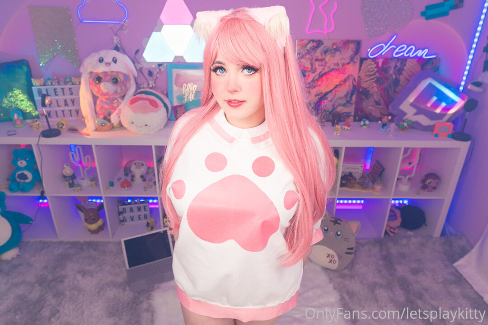 Photo by letsplaykitty published on October 15,2023 01:35:56 - BestThots