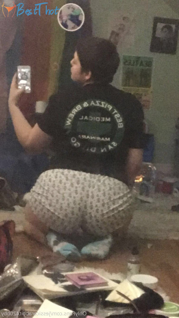 Photo by jessicarabbit420bby published on December 23,2024 02:17:03 - BestThots