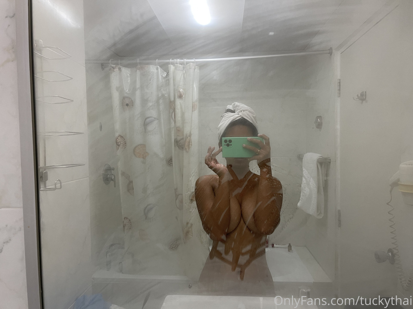 Photo by tuckythai published on October 16,2023 12:27:22 - BestThots