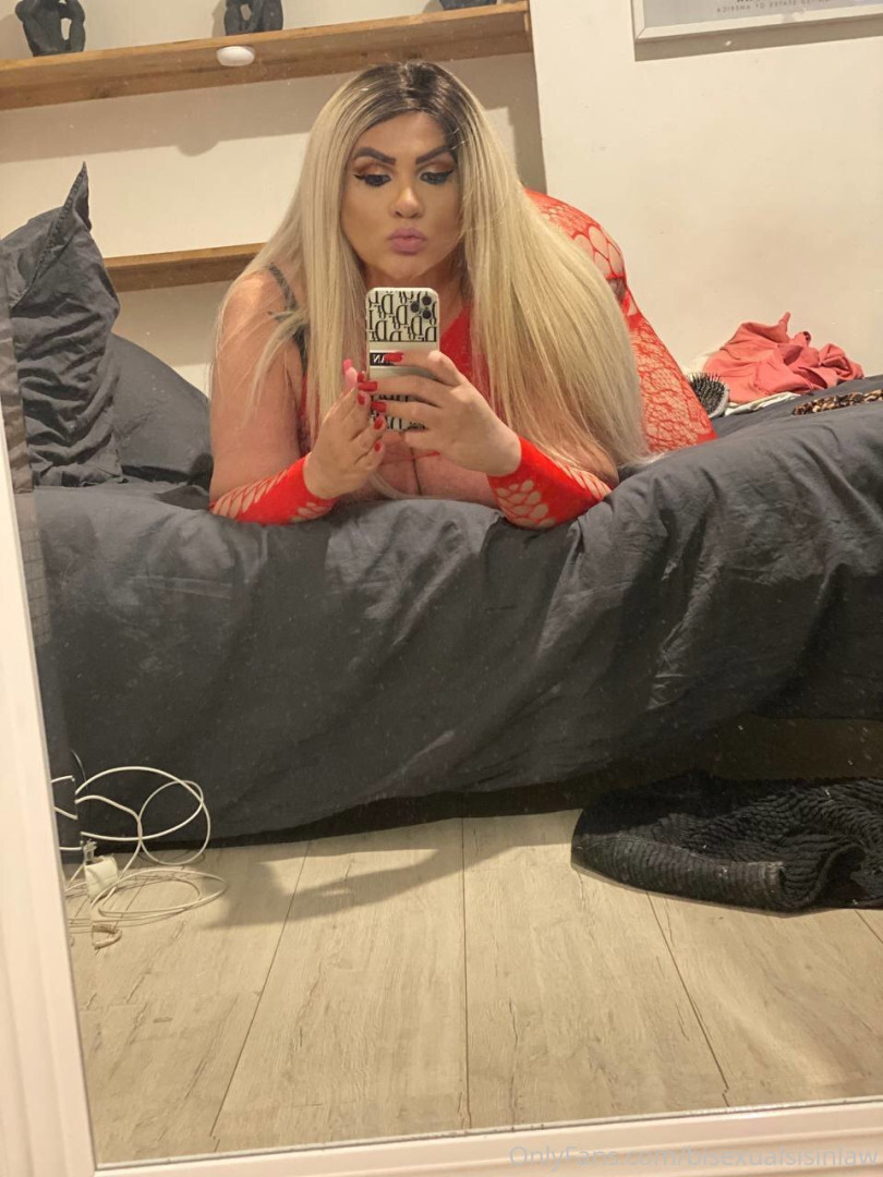 Photo by isisbisexual published on October 24,2023 22:30:54 - BestThots