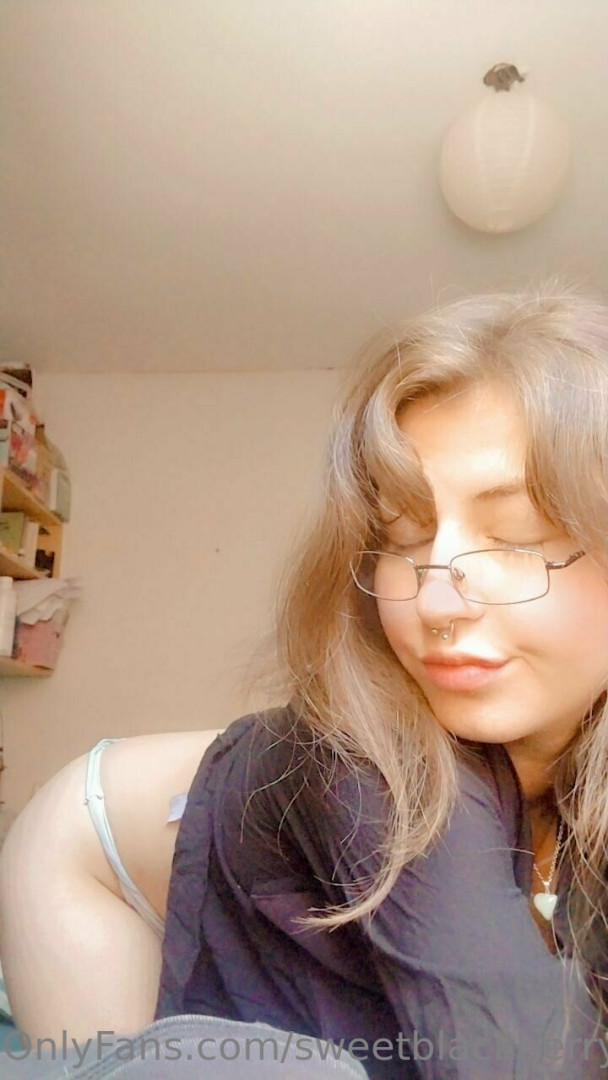 Photo by sweetblackberry04 published on May 17,2023 10:25:53 - BestThots