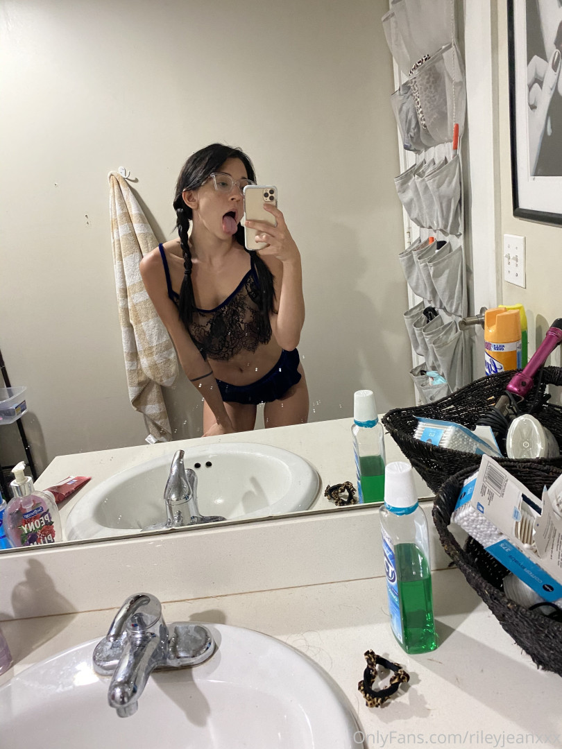 Photo by rileyjeanxxx published on August 5,2023 10:42:04 - BestThots
