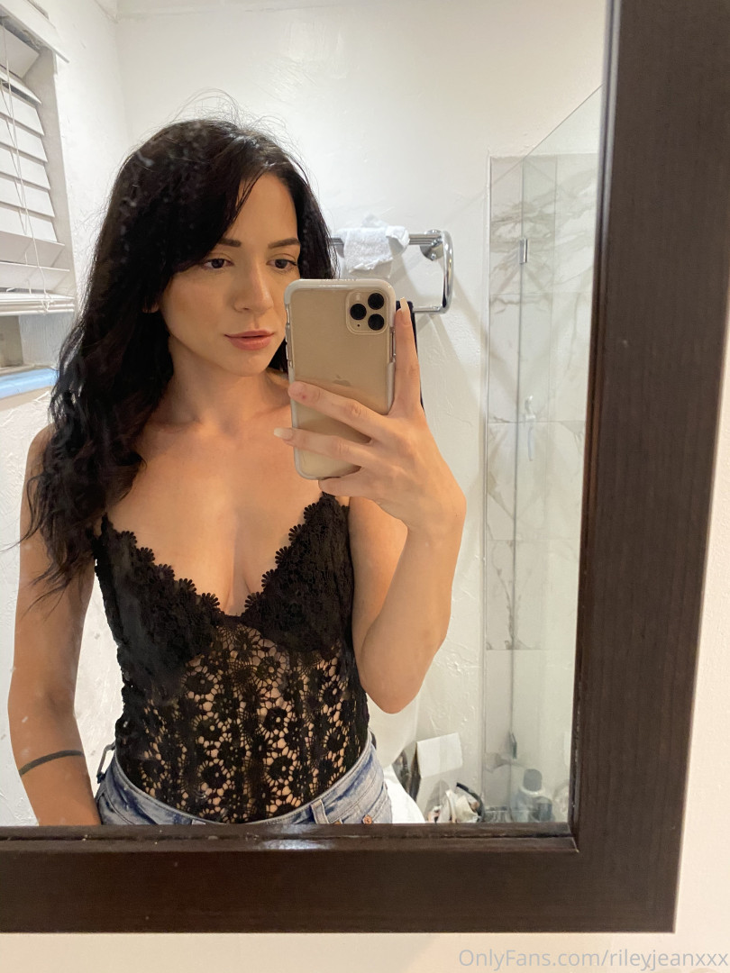 Photo by rileyjeanxxx published on August 5,2023 10:44:40 - BestThots