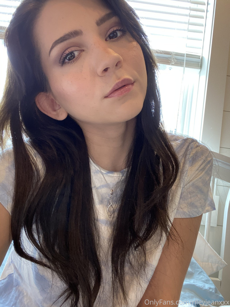 Photo by rileyjeanxxx published on August 5,2023 11:56:47 - BestThots