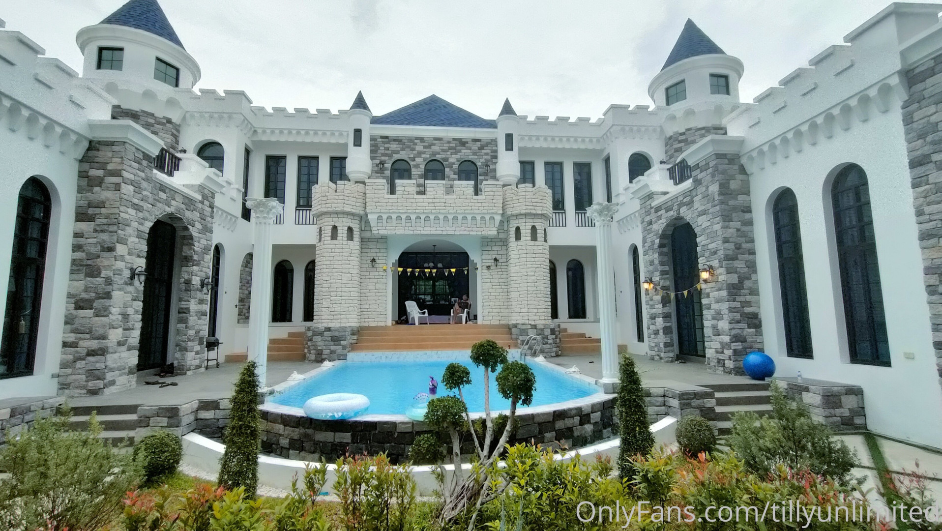 Photo by tillyknightvip published on May 16,2023 17:39:15 - BestThots